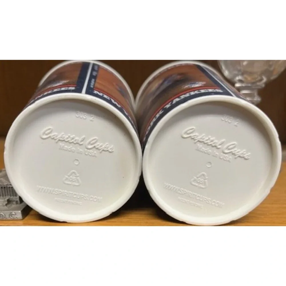 (2) New York Yankees Hologram Plastic Cup - Capital Cups